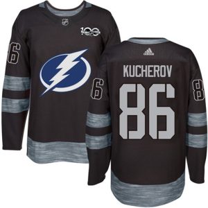 Boern-NHL-Tampa-Bay-Lightning-Ishockey-Troeje-Nikita-Kucherov-86-Authentic-Sort-1917-2017-100th-Anniversary