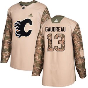 Maend-NHL-Calgary-Flames-Troeje-Johnny-Gaudreau-13-Authentic-Camo-Veterans-Day-Practice