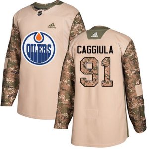 Maend-NHL-Edmonton-Oilers-Troeje-Drake-Caggiula-91-Authentic-Camo-Veterans-Day-Practice