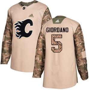 NHL-Mark-Giordano-Authentic-Maend-Camo-Calgary-Flames-Troeje-5-Veterans-Day-Practice