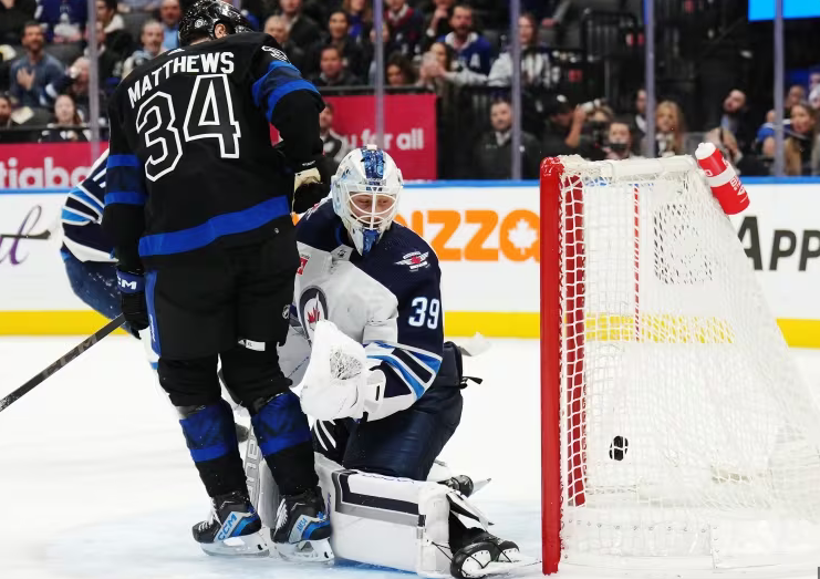 Auston Matthews hjælper Toronto Maple Leafs med at vinde vs. Winnipeg Jets
